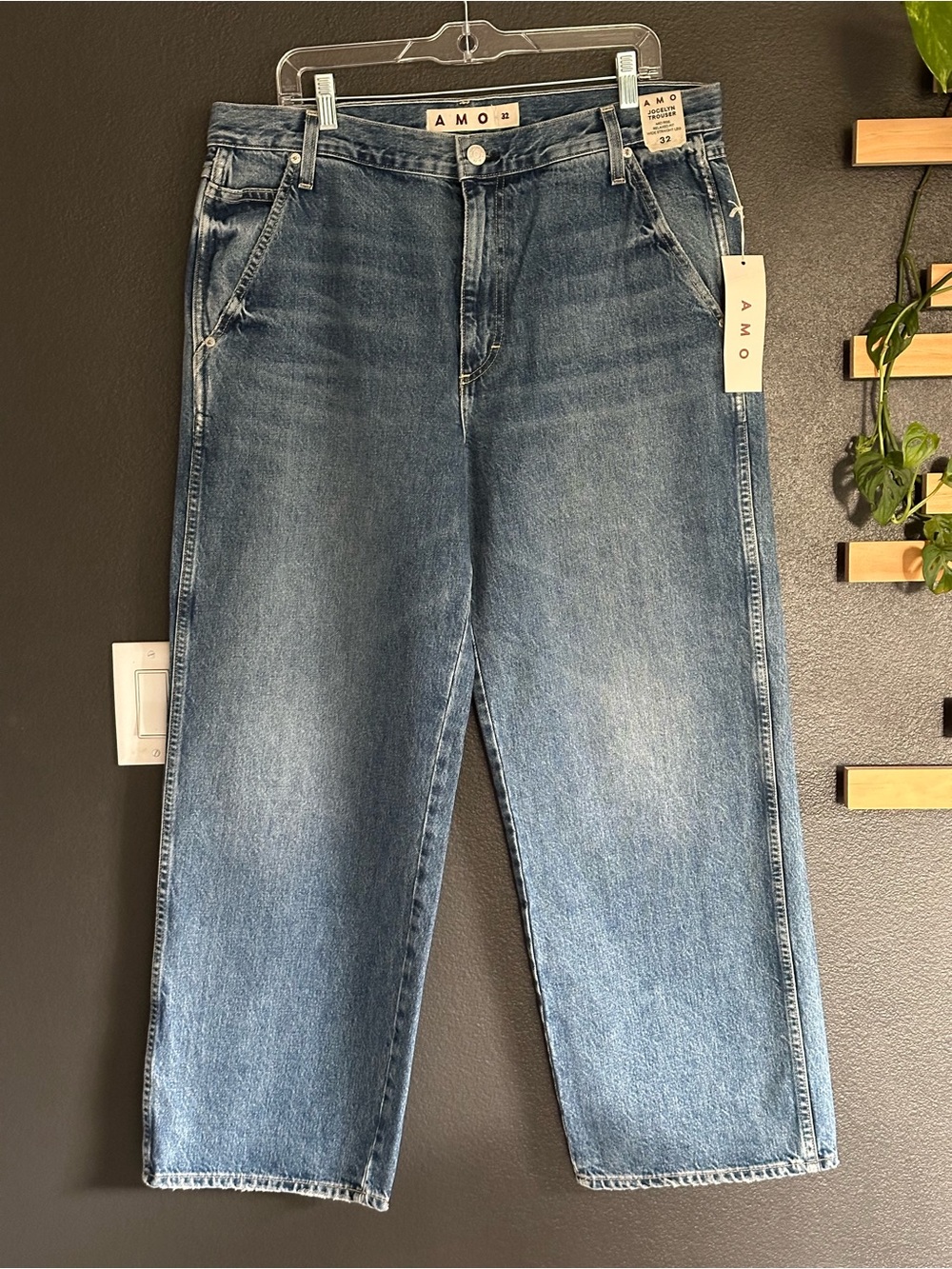 NWT AMO Jocelyn Trouser Jeans Size 32 Mid Rise Wide Straight Leg Denim